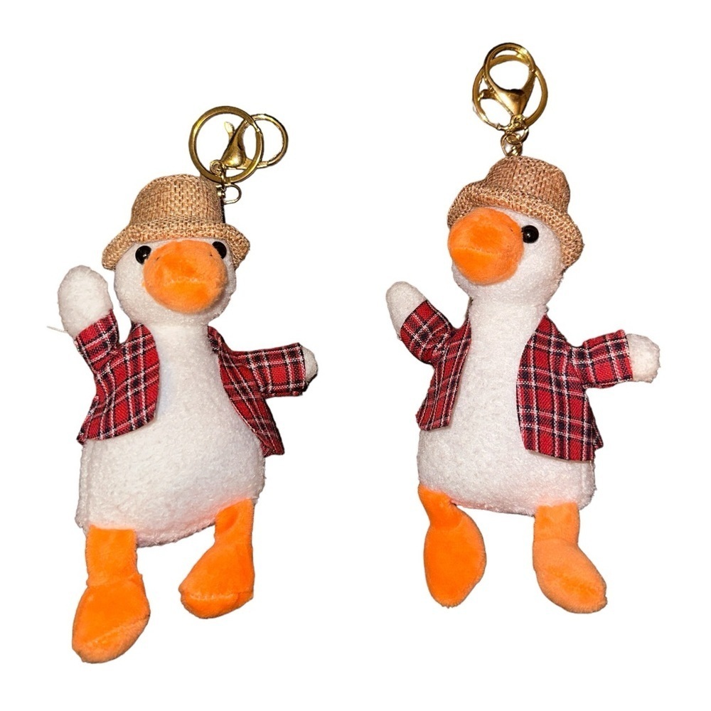 NWT Yellow Duck Red Shirt Keychain - Picture 4 of 4